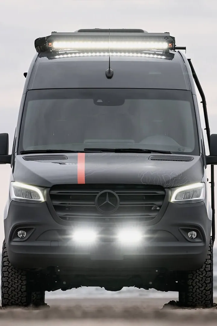OutsideVan_Sprinter170_4WD_Approach_Original_Highlight01