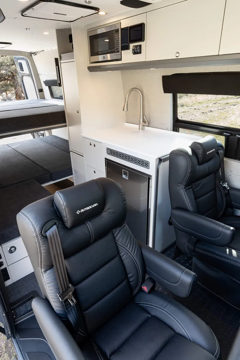 Approach_OutsideVan_MercedesBenz_Sprinter-_DSC00935