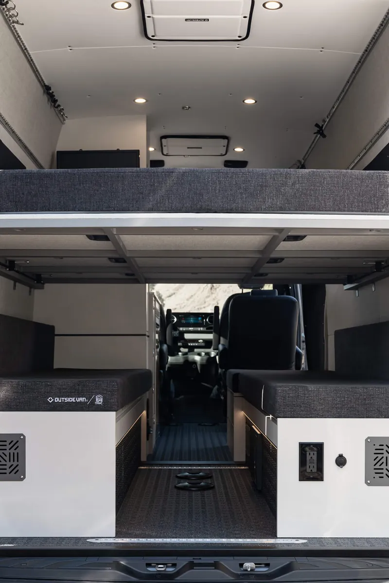 Approach_OutsideVan_MercedesBenz_Sprinter-_DSC01025