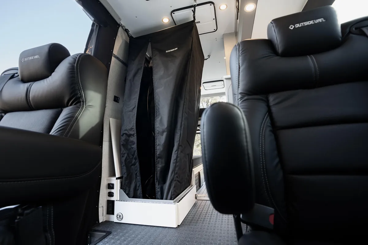 Approach_OutsideVan_MercedesBenz_Sprinter_DSC01069-HDR-Edit