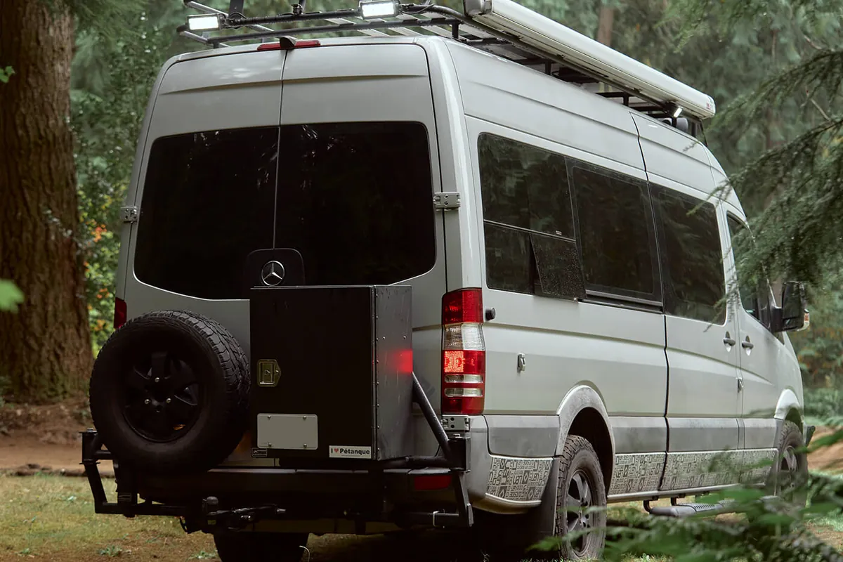 EarthRomper-1-OutsideVan-MercedesBenz-Sprinter-HIGHLIGHT_1400x1080