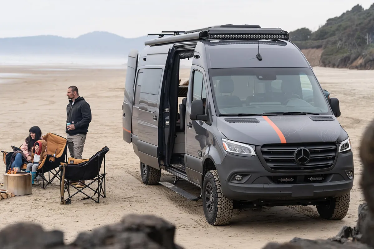 OutsideVan_Approach_LifestyleGallery_11