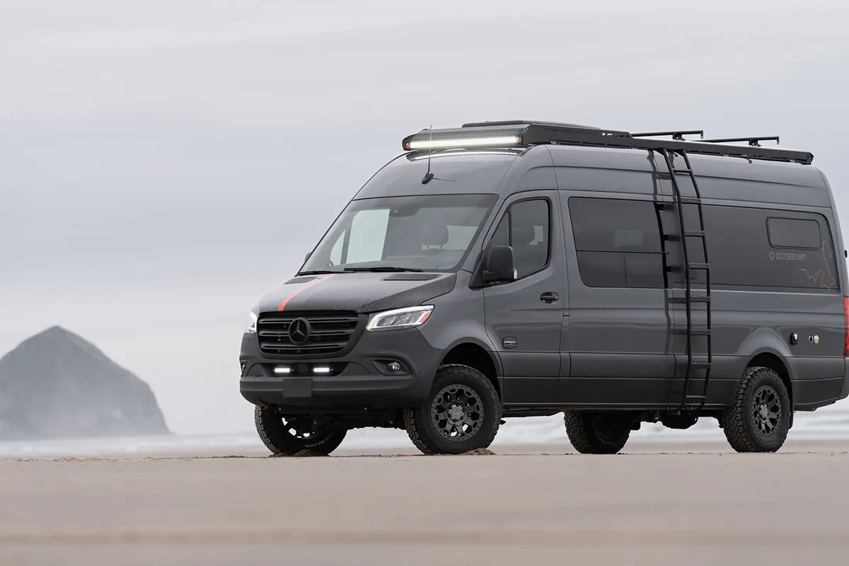 OutsideVan_Approach_LifestyleGallery_9