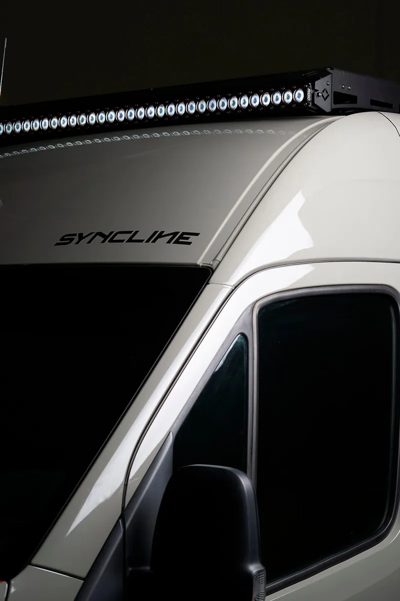 OutsideVan_Syncline_Detail_LightBar_Vertical