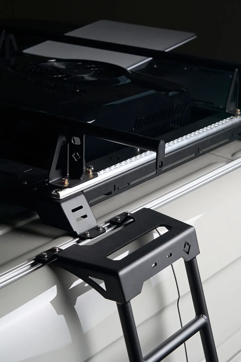 OutsideVan_Syncline_Detail_RoofRack_Vertical