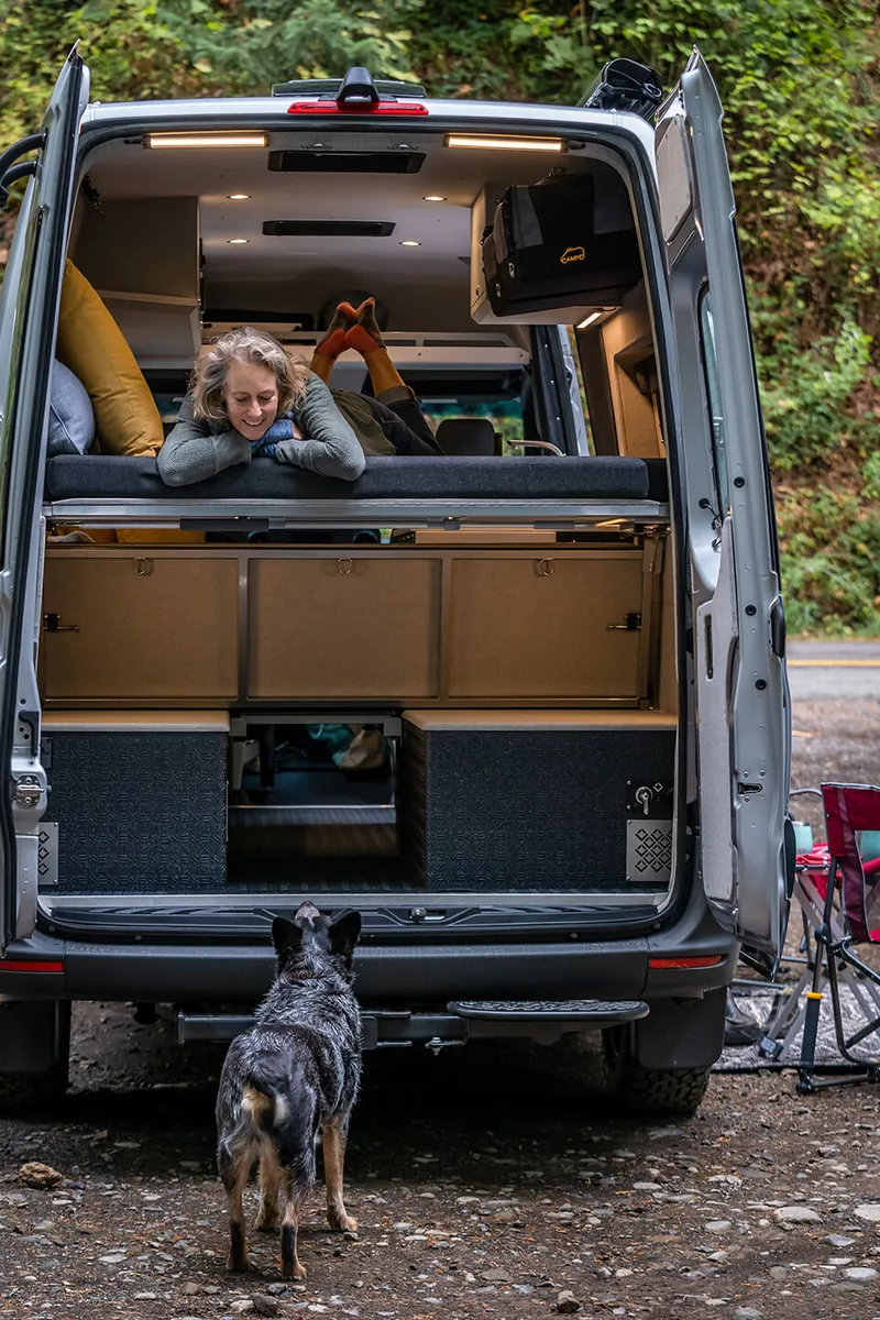 VanZandt_OutsideVan_MercedesBenz_Sprinter_DSC09709