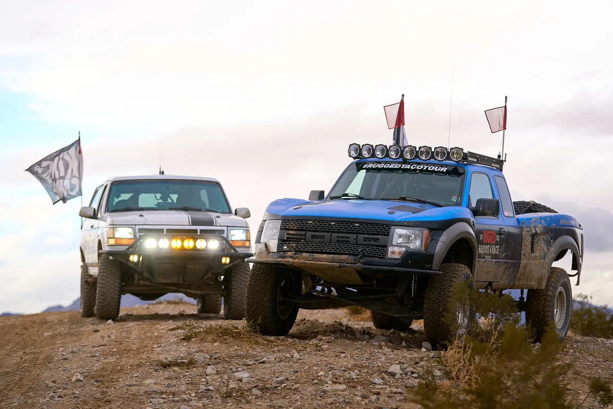 king-of-hammers-outside-van_DSC2710