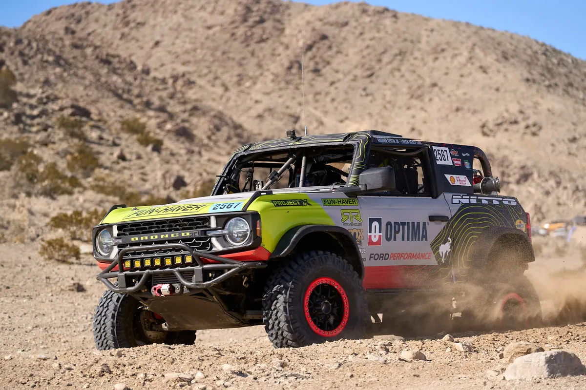 king-of-hammers-outside-van_DSC2828-1
