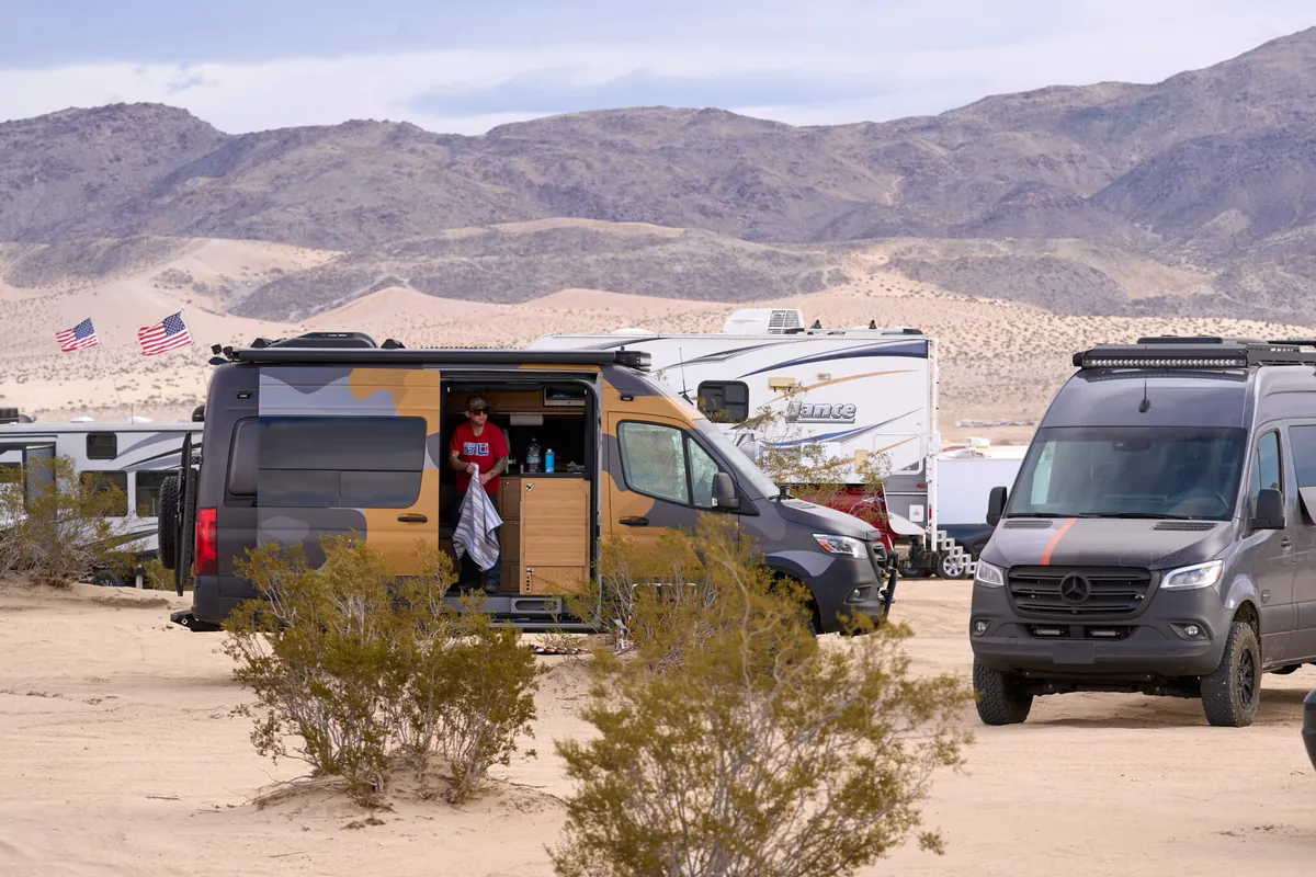 koh-2-outside-van_DSC2243